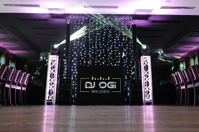 Stanowisko DJ Ogi z kurtyną LED i głowami ruchomymi w Hotelu Barczyzna Medical SPA